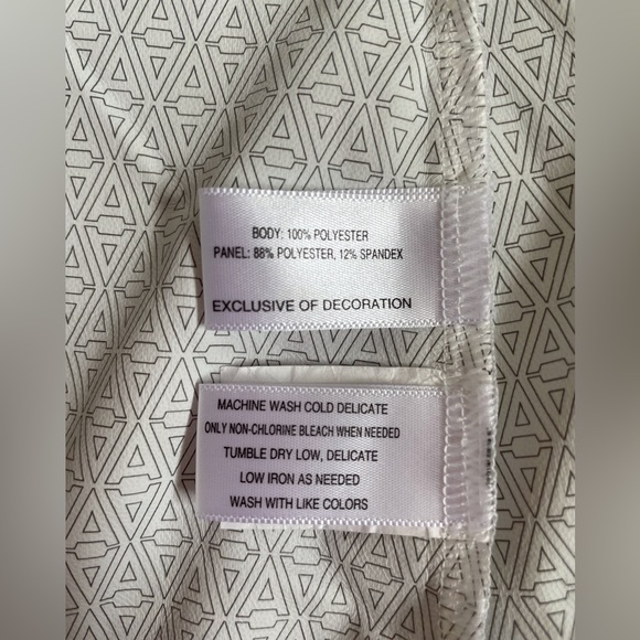 Annika Cutter Buck Ladies White Golf Vest. - Picture 9 of 9